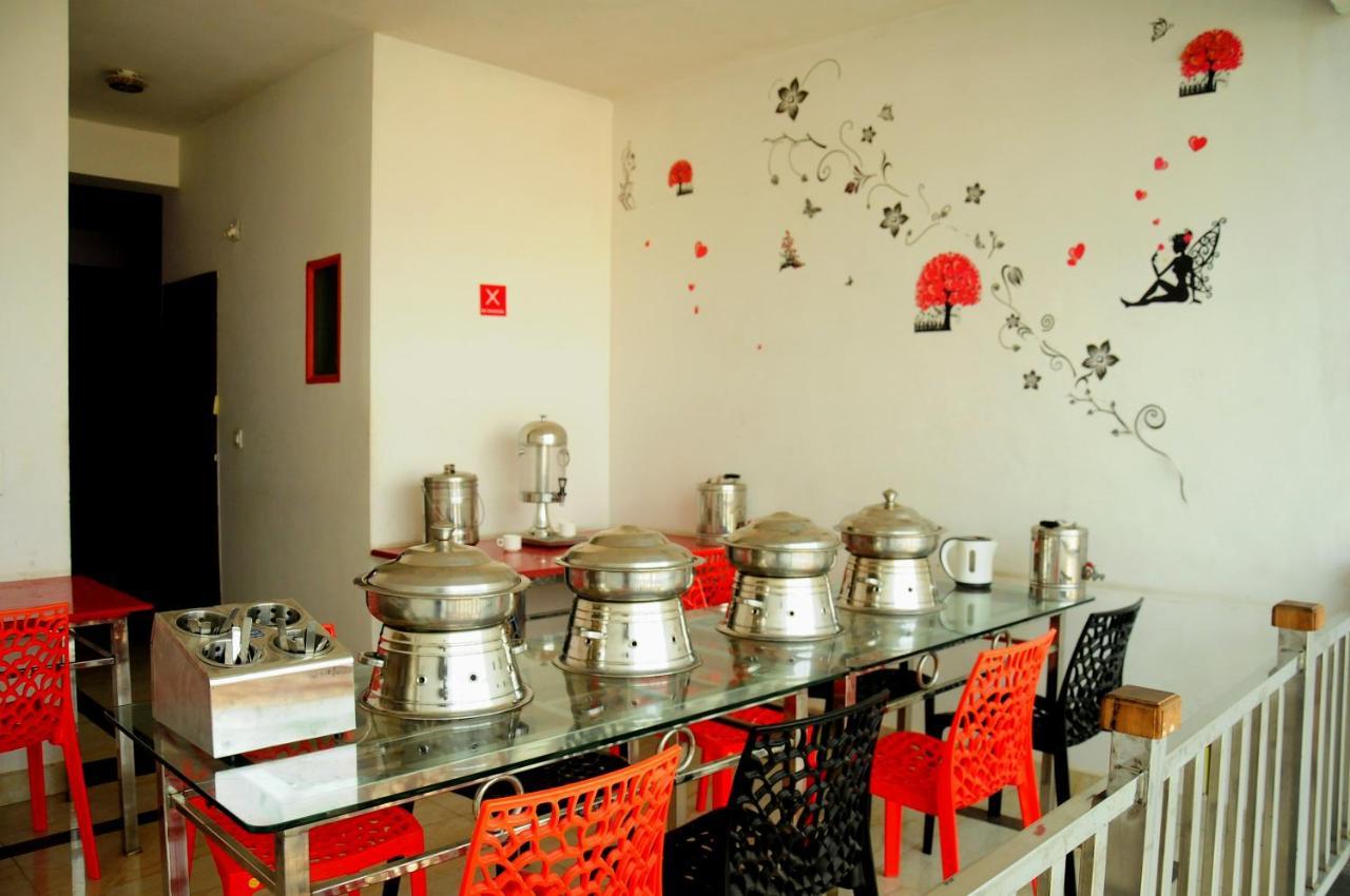 Alwesal International Hotel Madikeri Kültér fotó