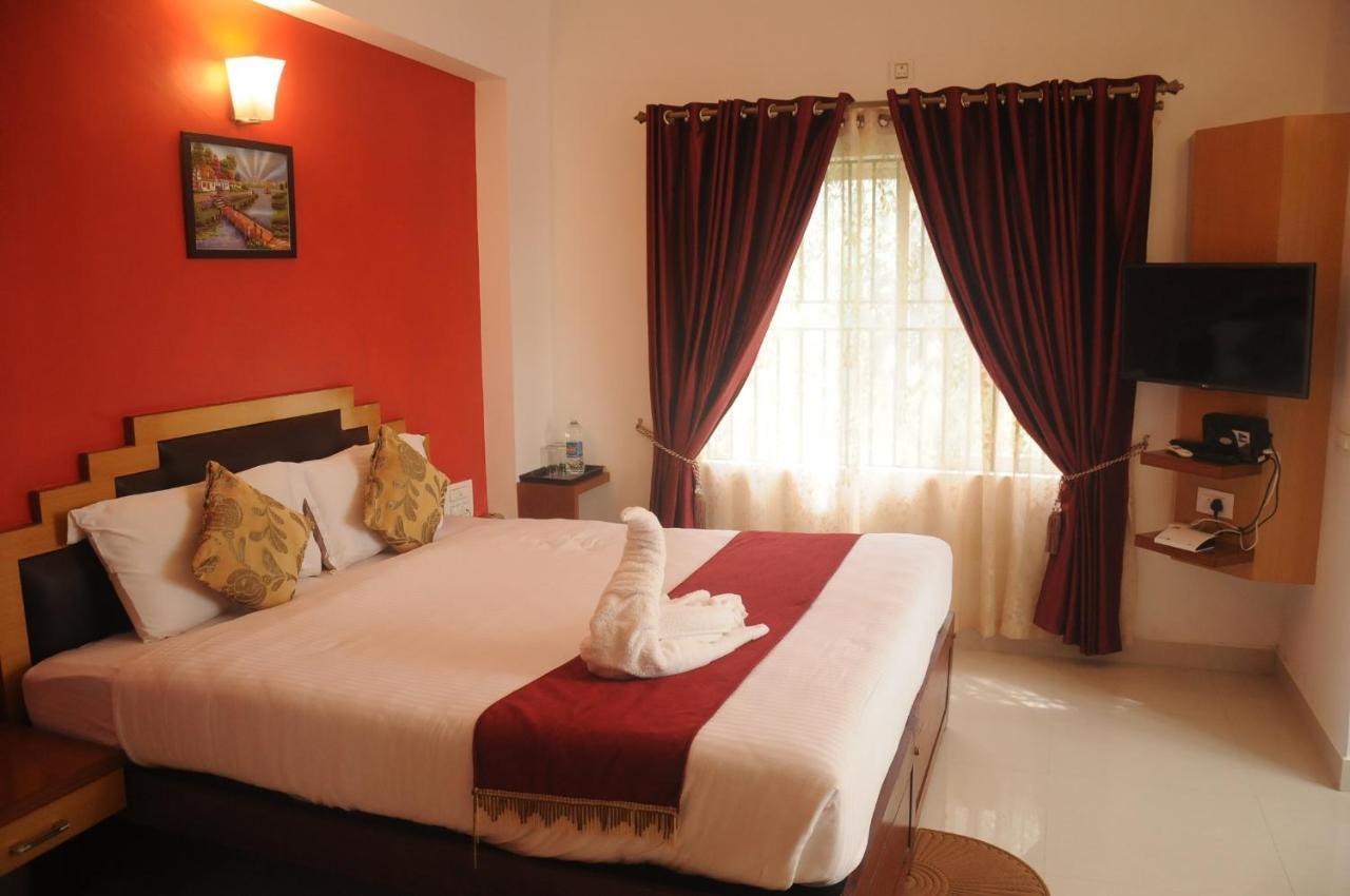 Alwesal International Hotel Madikeri Kültér fotó