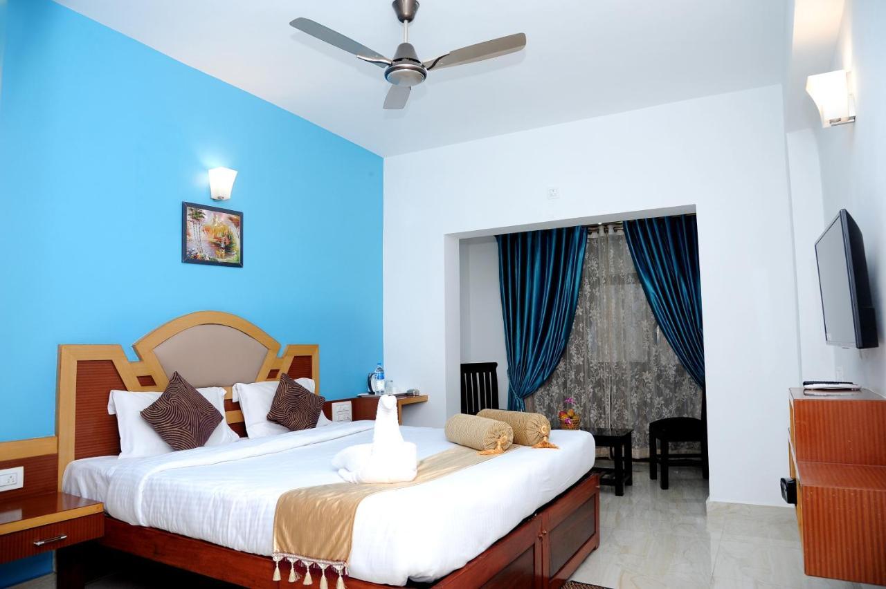 Alwesal International Hotel Madikeri Kültér fotó