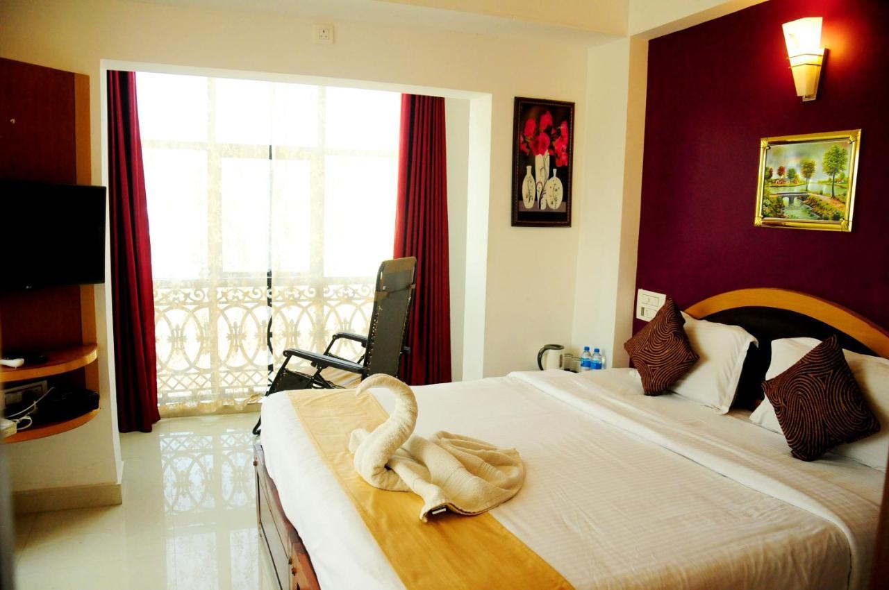 Alwesal International Hotel Madikeri Kültér fotó