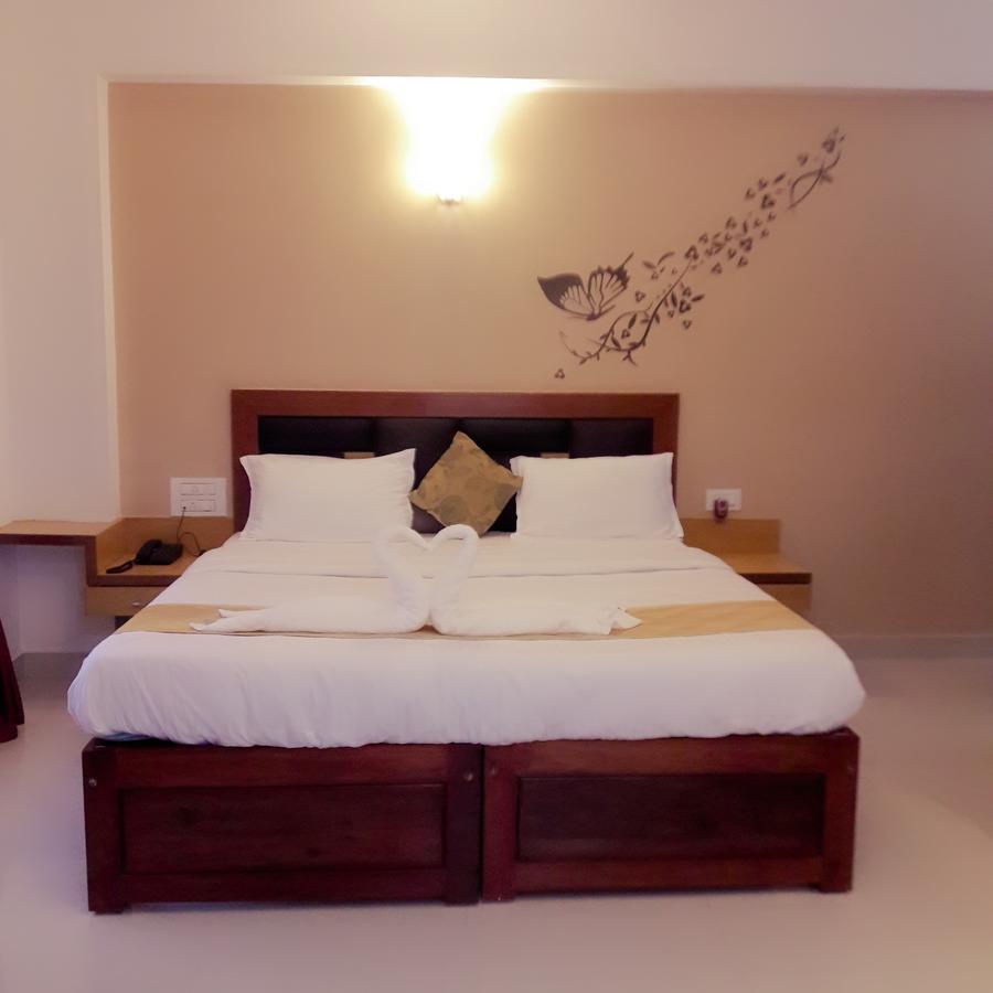 Alwesal International Hotel Madikeri Kültér fotó