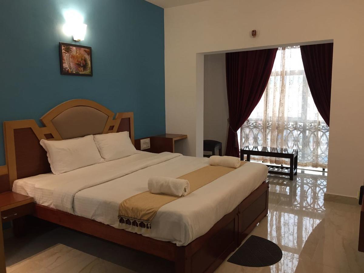 Alwesal International Hotel Madikeri Kültér fotó