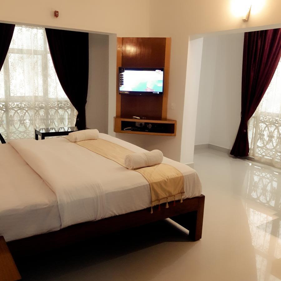 Alwesal International Hotel Madikeri Kültér fotó