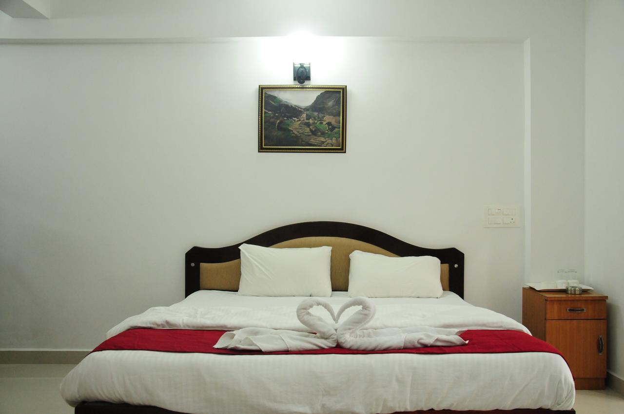 Alwesal International Hotel Madikeri Kültér fotó