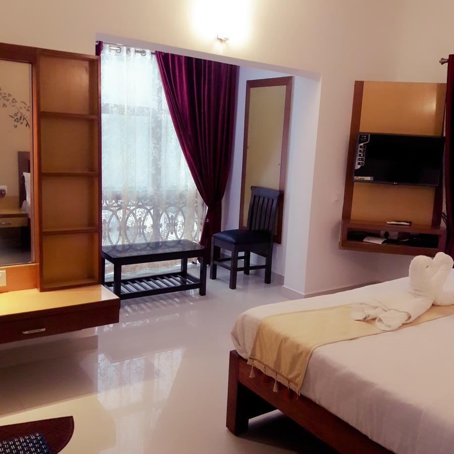 Alwesal International Hotel Madikeri Kültér fotó