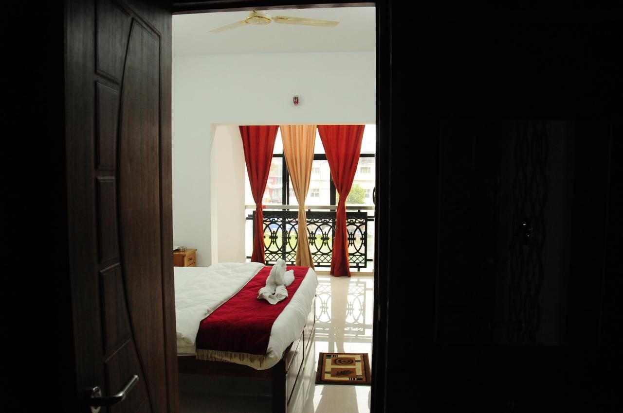 Alwesal International Hotel Madikeri Kültér fotó