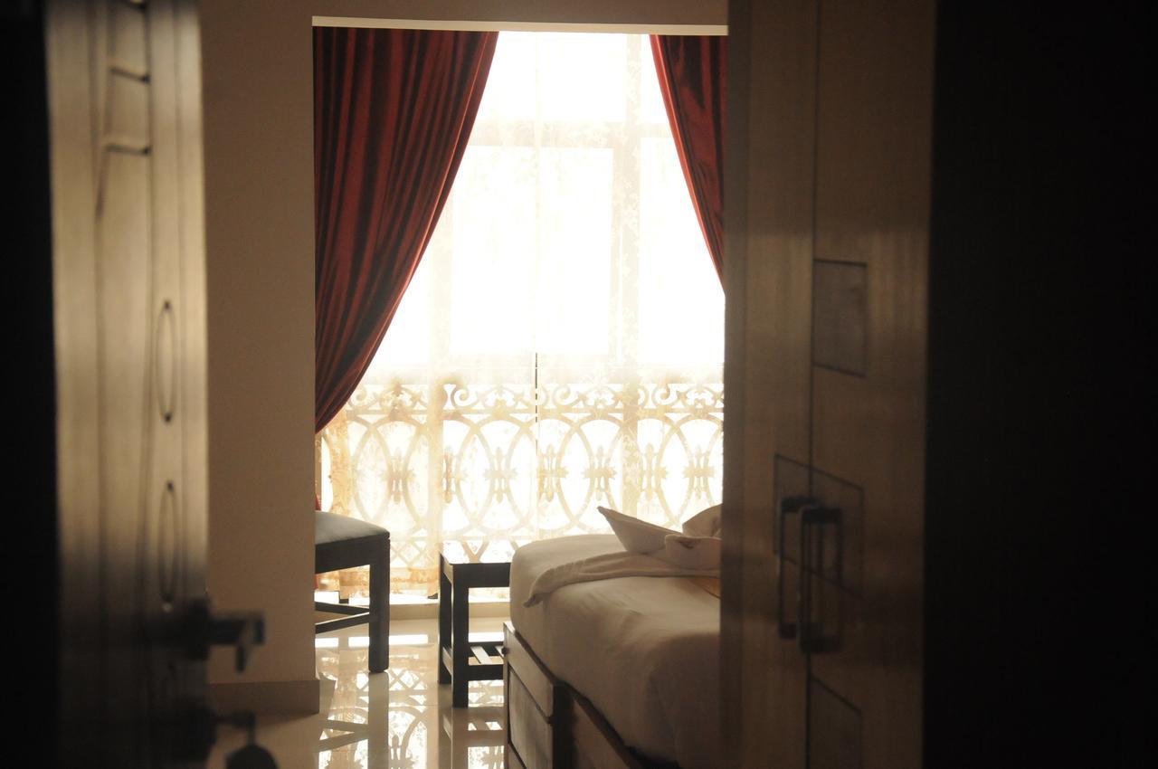 Alwesal International Hotel Madikeri Kültér fotó