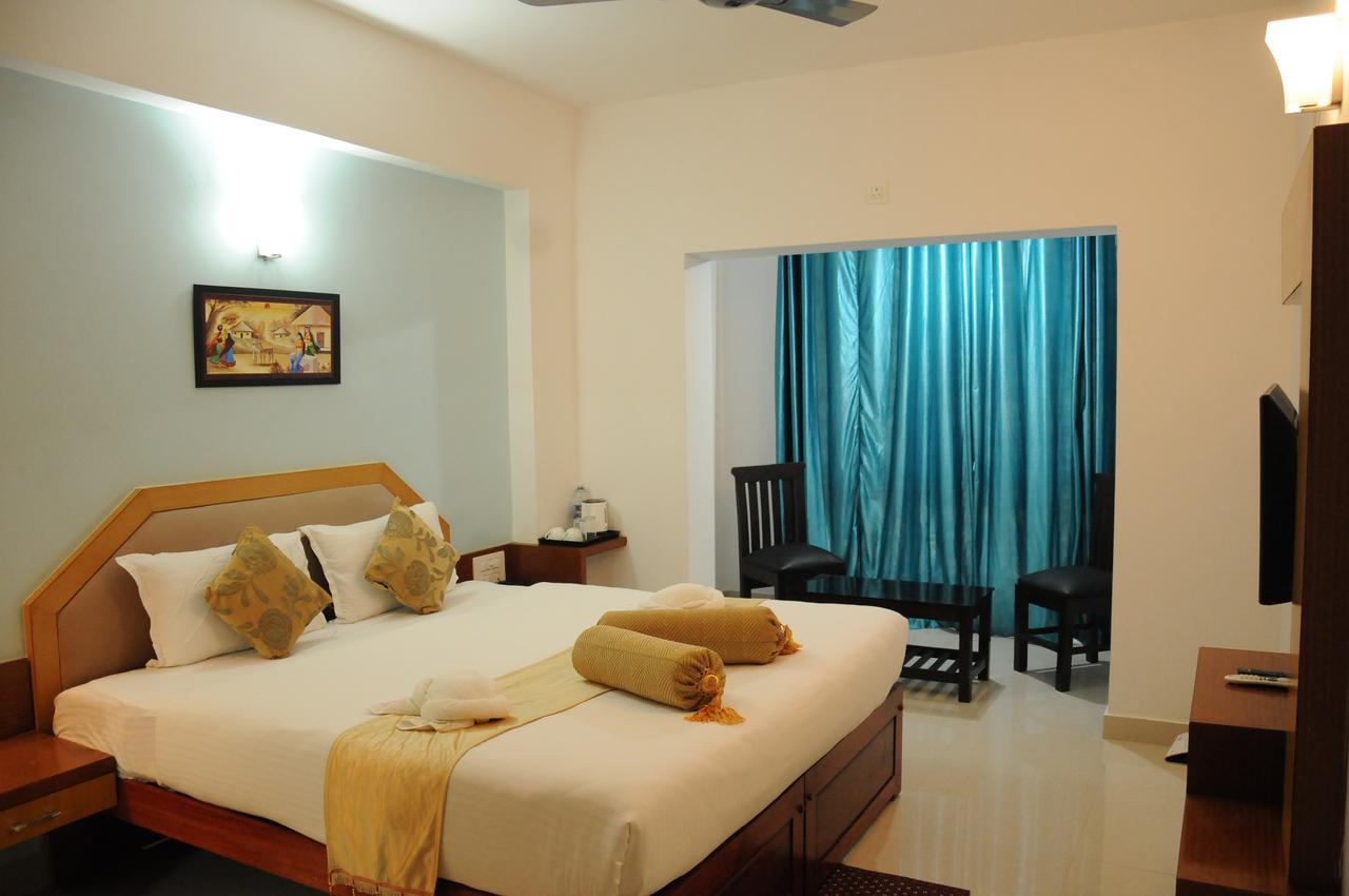 Alwesal International Hotel Madikeri Kültér fotó