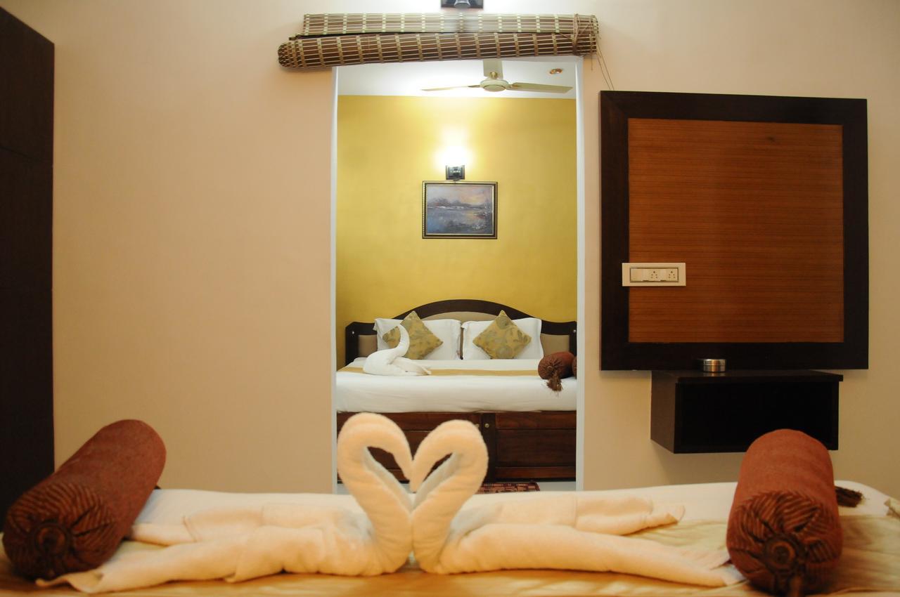 Alwesal International Hotel Madikeri Kültér fotó
